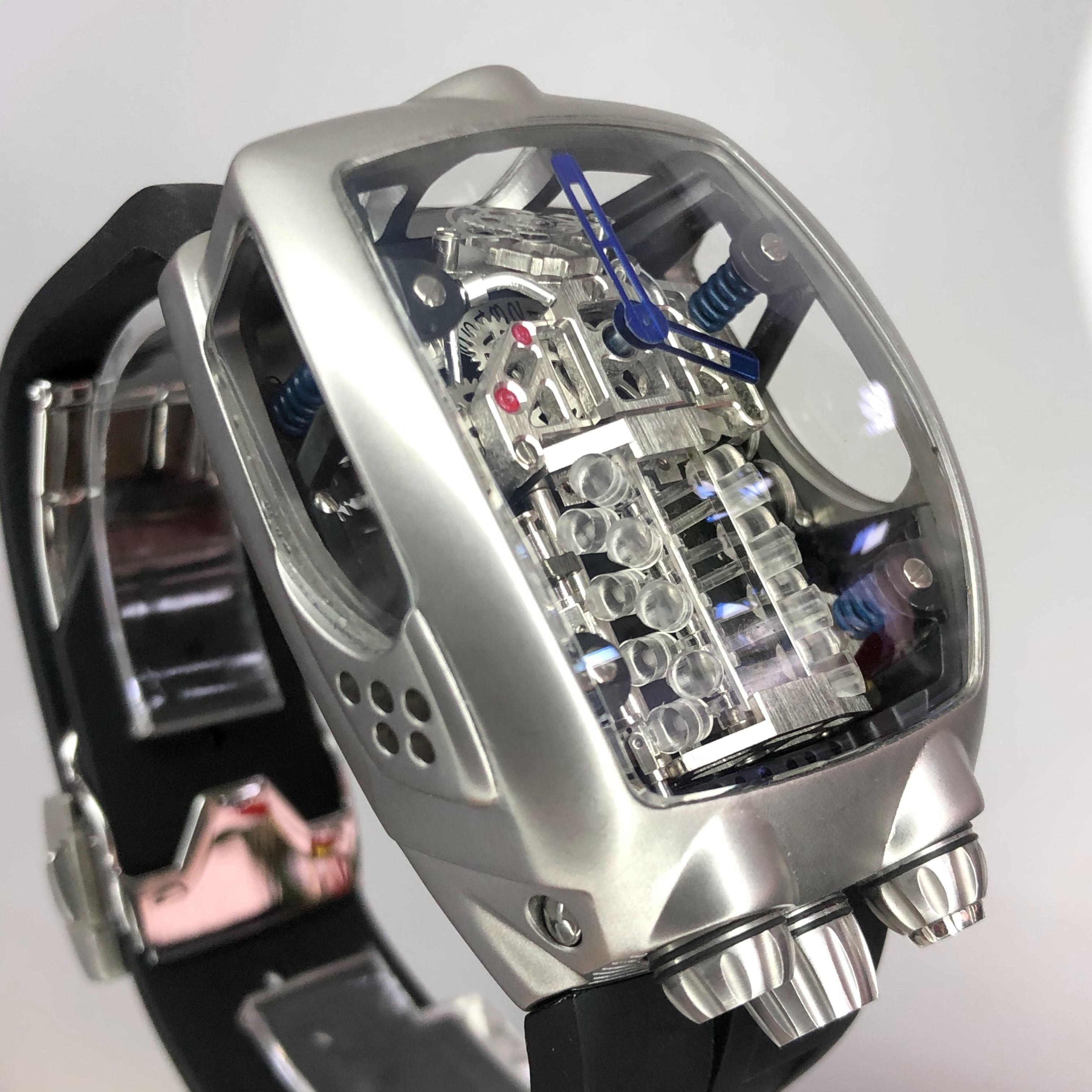 Montre mécanique au cadran inspiré d’un moteur