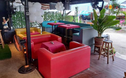 Toy's Music Bar Pattaya design lounge